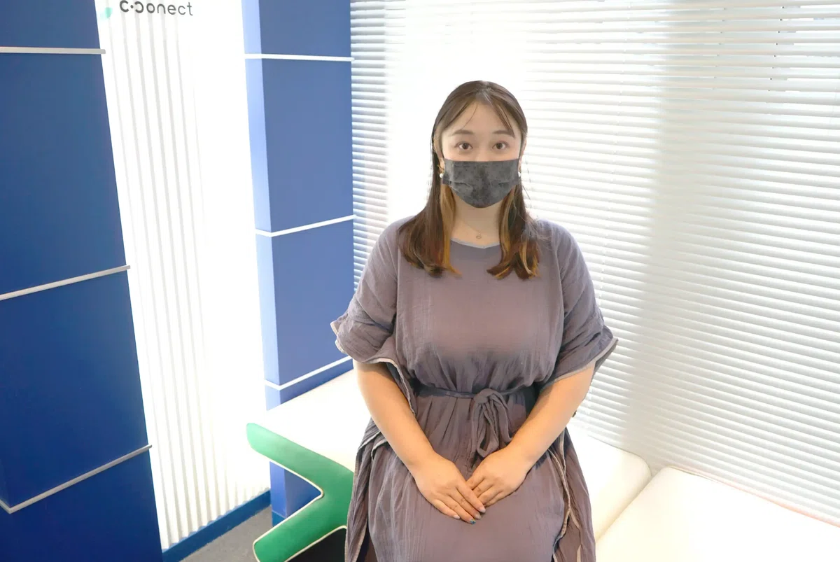 コーポレート本部のEmiへのインタビュー